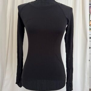 lululemon athletica Black Long-Sleeve Fitted Top